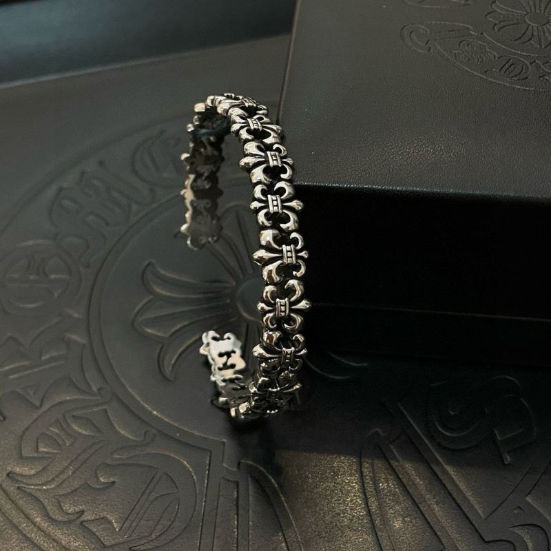 Ch*0me He**ts bracelets